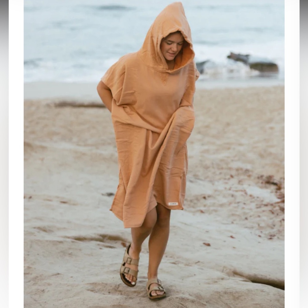 Sand cloud hooded poncho beige